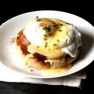 1 serving (542.1 g) Classic Eggs Benedict