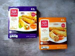 1 serving (77 g) Chicken Egg Rolls