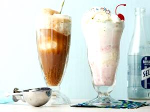 1 Serving Ice Cream Soda With Vanilla Ice Cream - Large