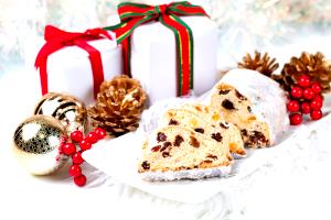 1 Serving Festive Bread