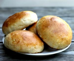 1 Serving Gourmet Onion Bun