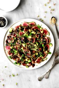 1 serving Seared Tuna Tataki Salad