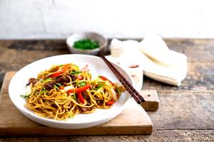1 Serving Yakisoba Bowl - White Chicken