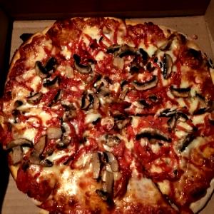1 slice (157 g) Taco Golden Crust Pizza (Large)
