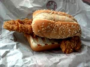 1 snacker (113 g) KFC Snacker with Original Recipe Strip