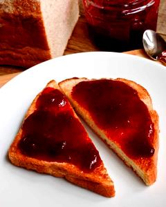 1 Thin Slice Toast with Jelly