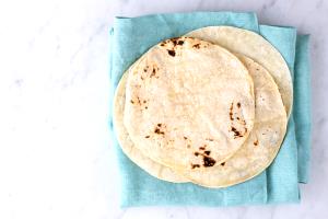 1 tortilla (45 g) Flour Tortillas