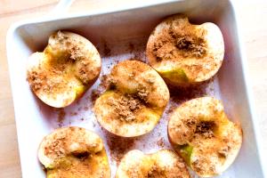 100 G Baked Apple with Sugar