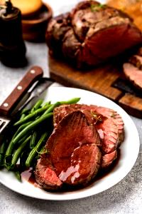 100 G Beef Tenderloin (Trimmed to 1/2 Fat, Prime Grade, Cooked, Roasted)