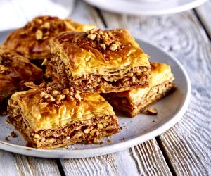 12 Portions Baklava With Walnuts