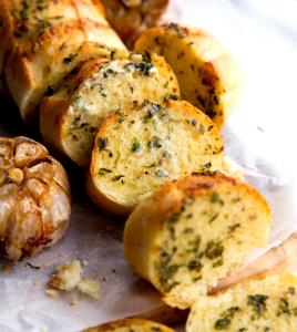 2 oz (57 g) Roasted Garlic Bread