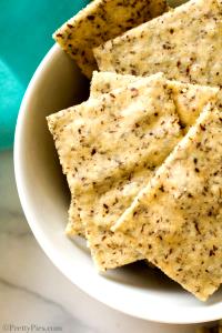 3 Crackers Zesty Italian Flatbread Cracker, Low Carb
