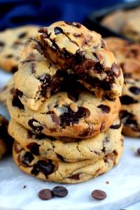8 cookies (30 g) Cookie Jar Classics - Chocolatey Chip Cookies